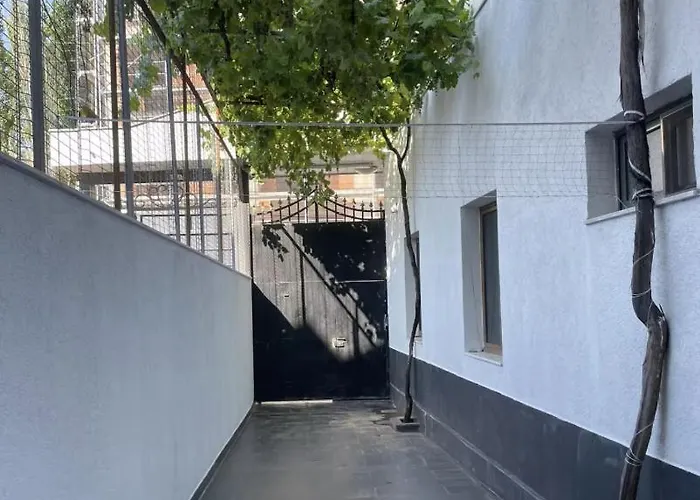 Casa Shprese - Wooden Tirana